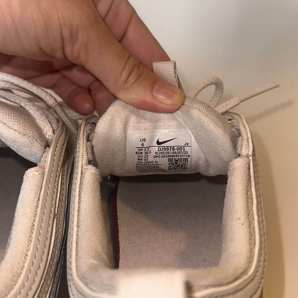 Nike Women’s Air Max 97 Light Bone / Phantom - size 6 - Picture 8 of 11